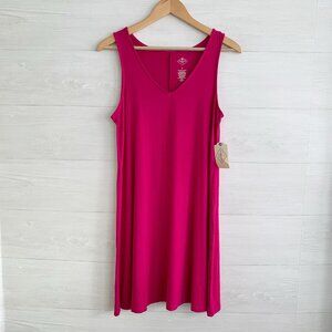 St. John’s Bay magenta V-neck sleeveless T-shirt, dress S
